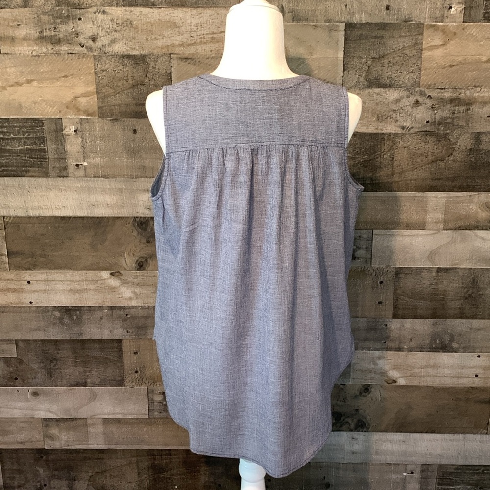 Loft Sleeveless Button Front Preppy Top - Picture 2 of 16